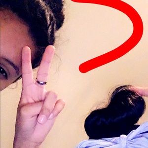 Meet your Posher, Lina